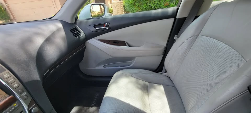 2011 Lexus ES 5th Gen - Image 4 of 13