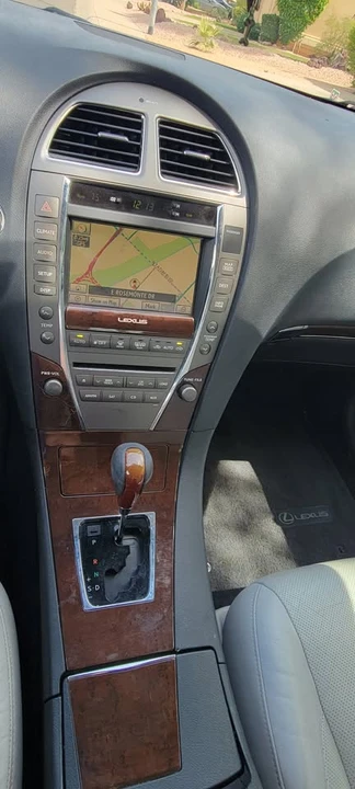 2011 Lexus ES 5th Gen - Image 9 of 13