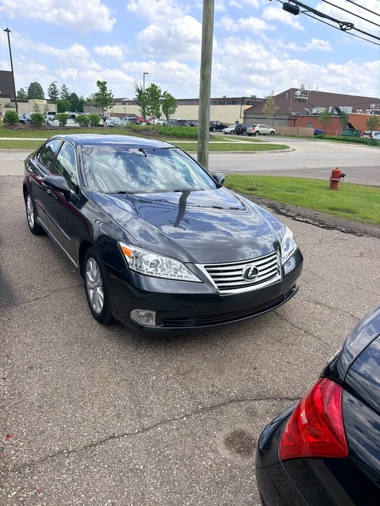 2011 Lexus ES 5th Gen - Image 3 of 12