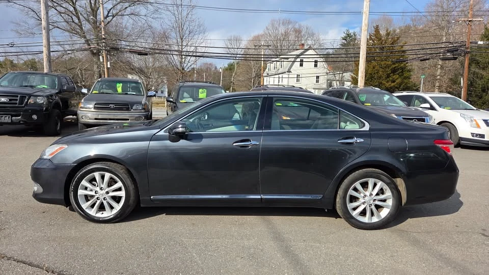 2011 Lexus ES 5th Gen - Image 4 of 20