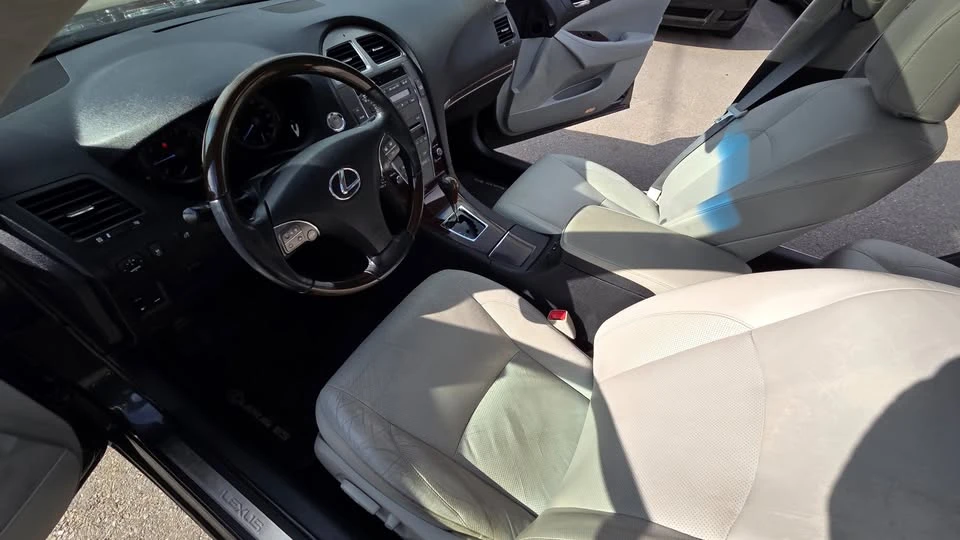 2011 Lexus ES 5th Gen - Image 12 of 20