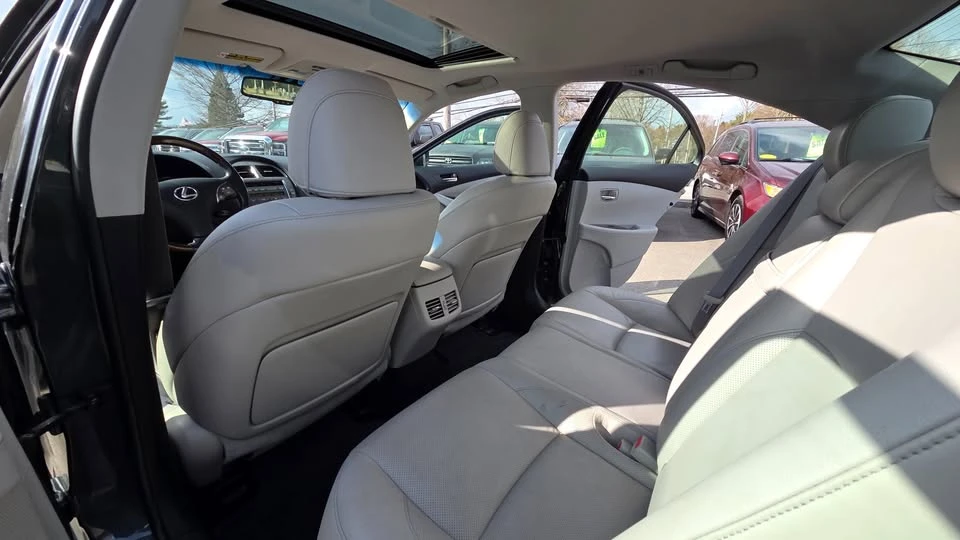 2011 Lexus ES 5th Gen - Image 14 of 20