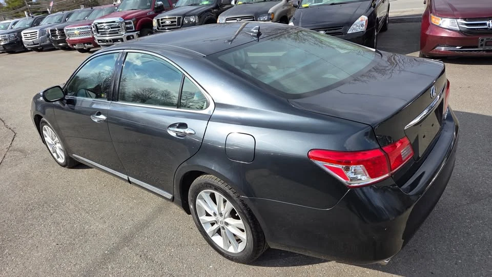 2011 Lexus ES 5th Gen - Image 5 of 20