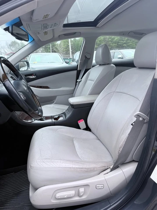 2011 Lexus ES 5th Gen - Image 10 of 19