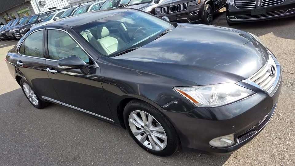 2011 Lexus ES 5th Gen - Image 9 of 20