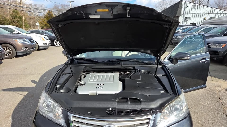 2011 Lexus ES 5th Gen - Image 19 of 20