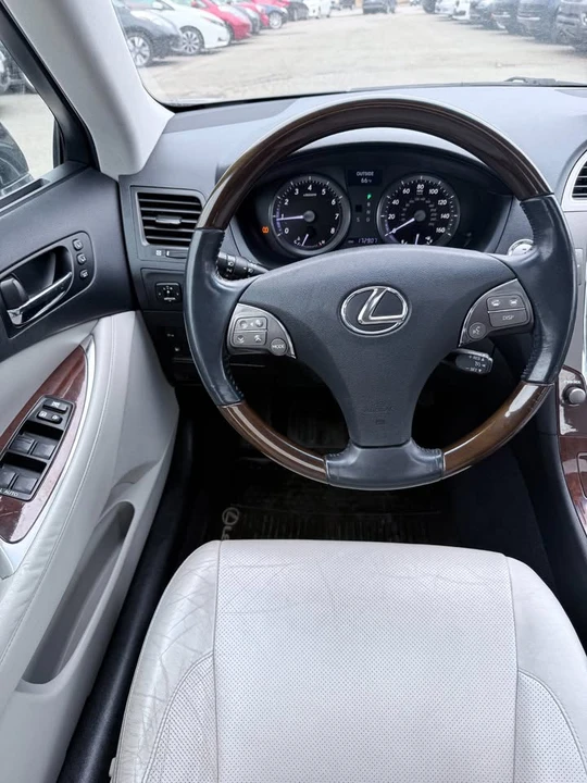 2011 Lexus ES 5th Gen - Image 15 of 19