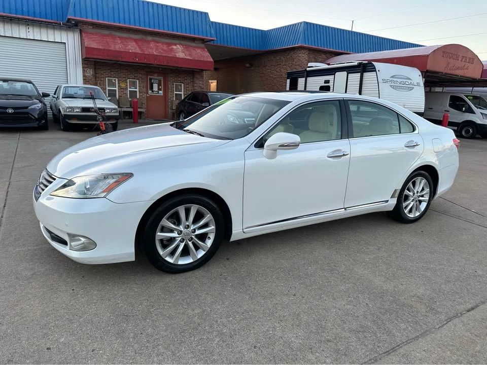 2011 Lexus ES 5th Gen - Image 3 of 19
