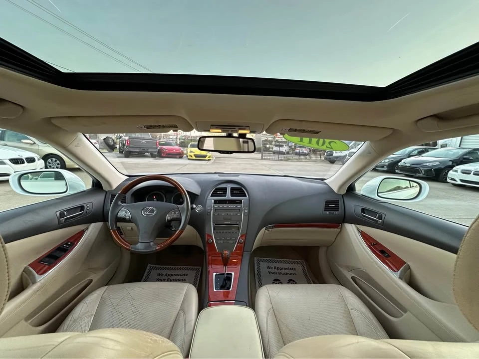 2011 Lexus ES 5th Gen - Image 14 of 19