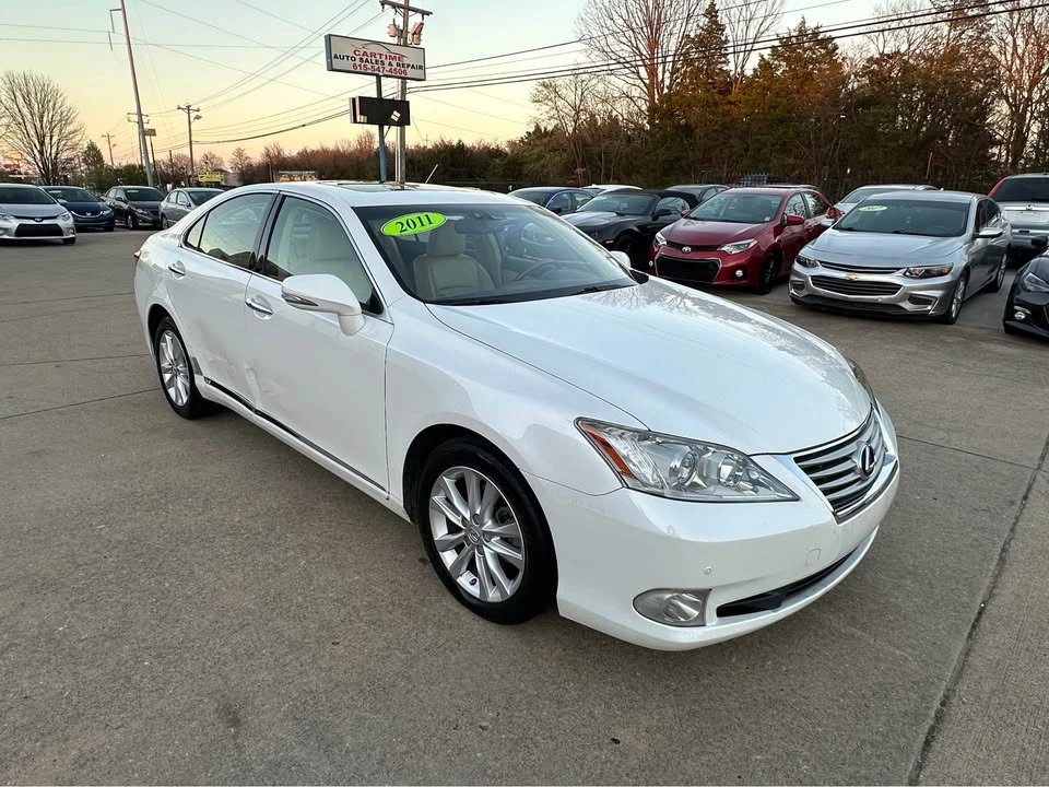 2011 Lexus ES 5th Gen - Image 2 of 19