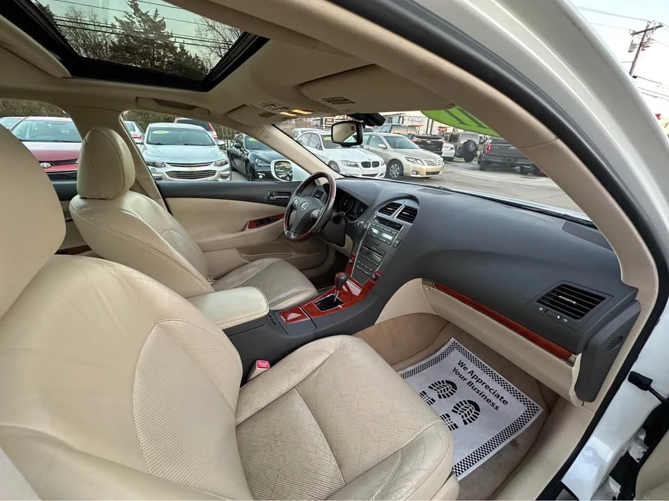 2011 Lexus ES 5th Gen - Image 19 of 19