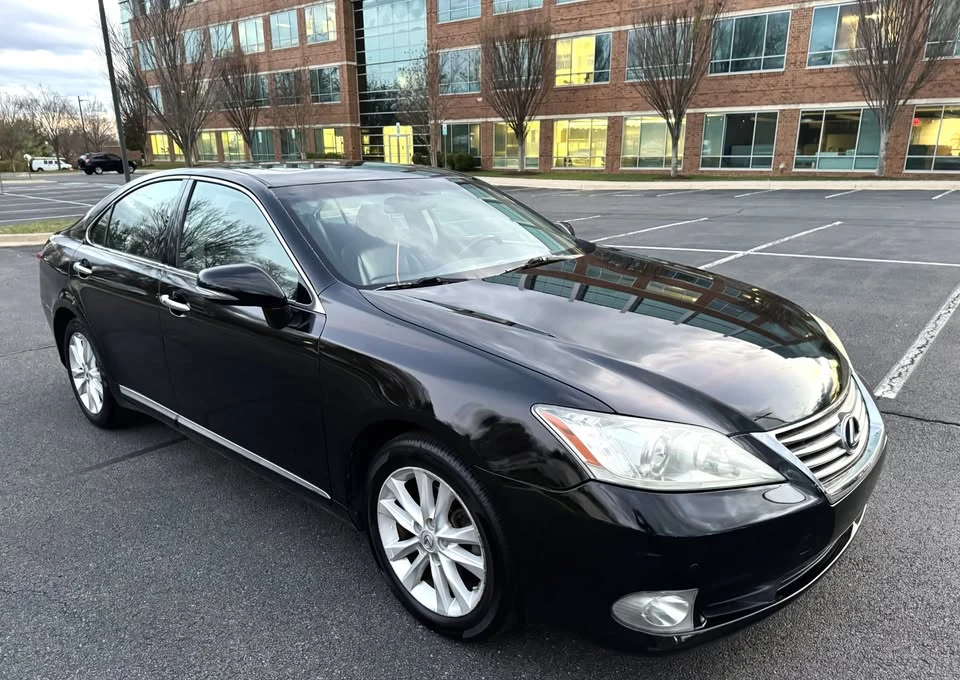 2011 Lexus ES 5th Gen - Image 2 of 20
