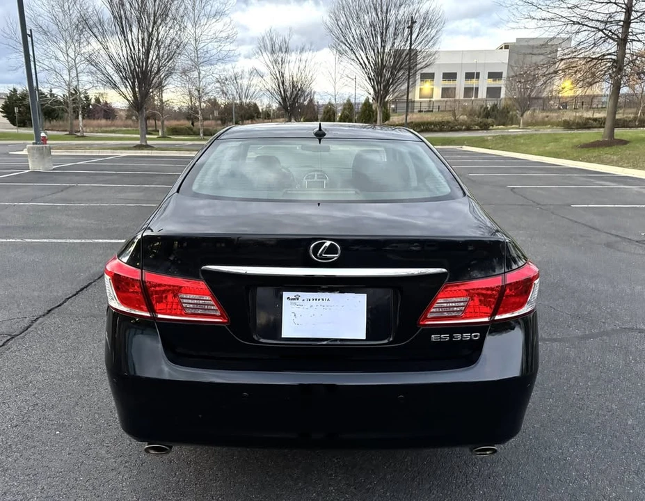 2011 Lexus ES 5th Gen - Image 8 of 20