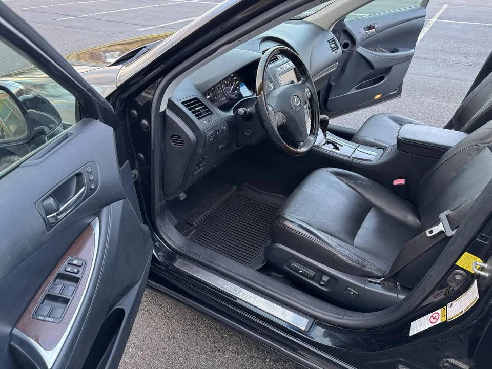2011 Lexus ES 5th Gen - Image 12 of 20