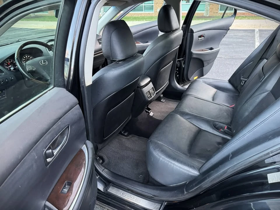 2011 Lexus ES 5th Gen - Image 15 of 20