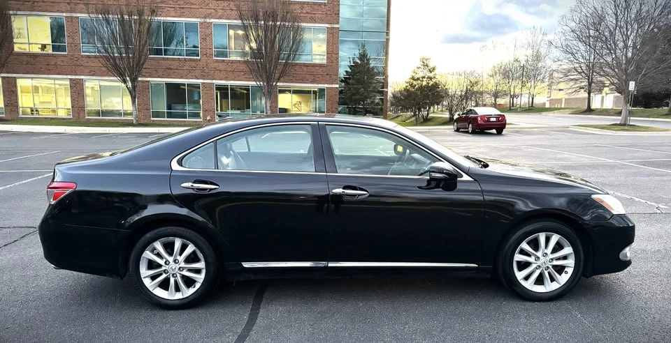 2011 Lexus ES 5th Gen - Image 6 of 20