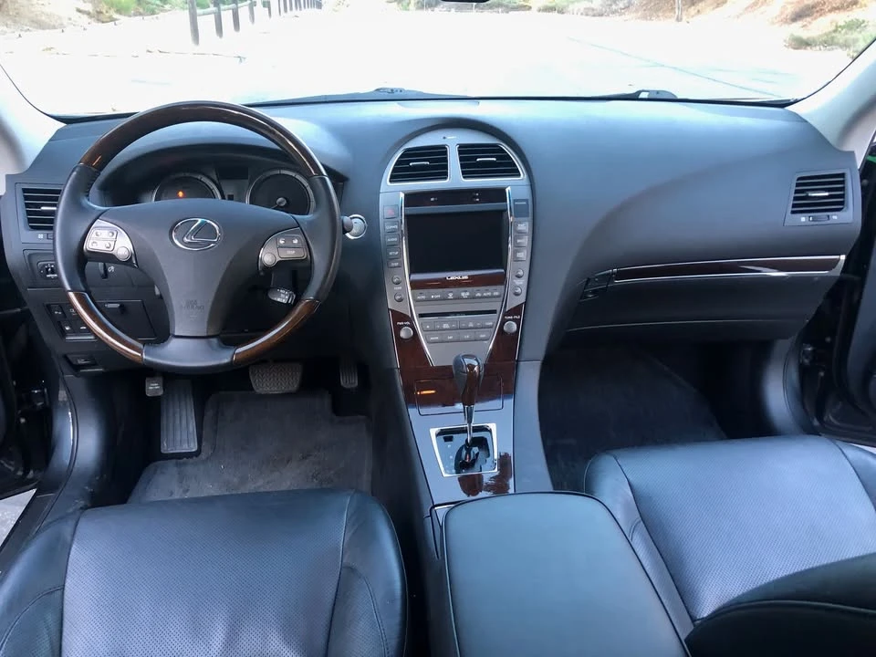 2011 Lexus ES 5th Gen - Image 7 of 11