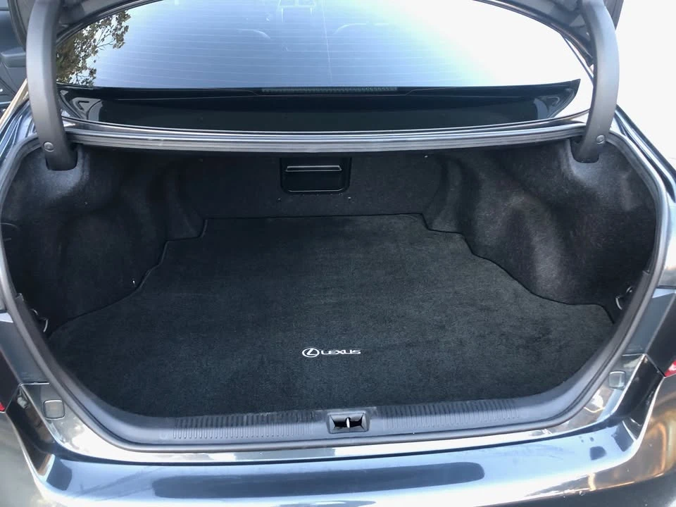 2011 Lexus ES 4th Gen - Image 10 of 11