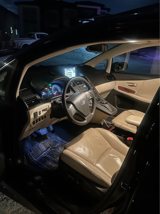 2011 Lexus HS - Image 9 of 10