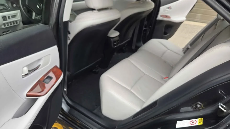 2011 Lexus HS - Image 11 of 16