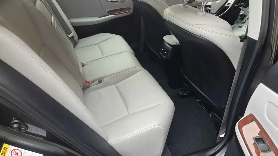 2011 Lexus HS - Image 9 of 16