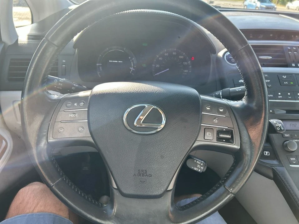 2011 Lexus HS - Image 14 of 20