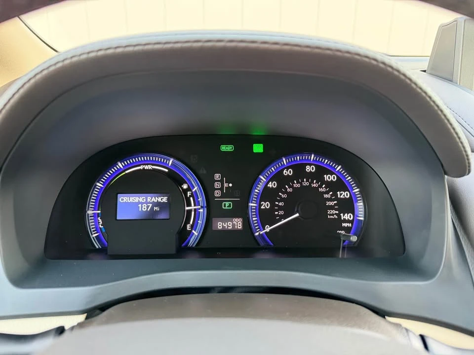 2011 Lexus HS - Image 9 of 20