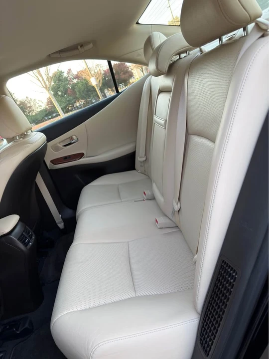 2011 Lexus HS - Image 17 of 20