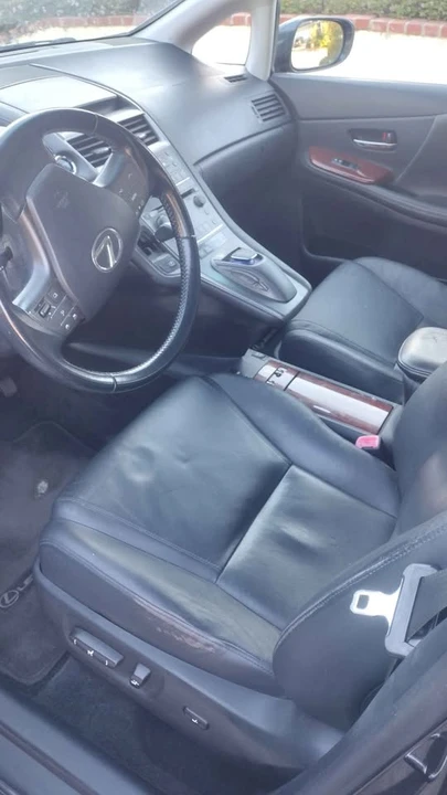 2011 Lexus HS - Image 6 of 10