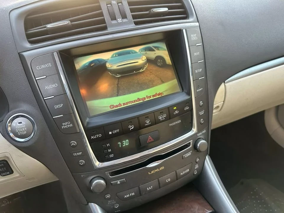 2011 Lexus IS 2nd Gen - Image 10 of 15