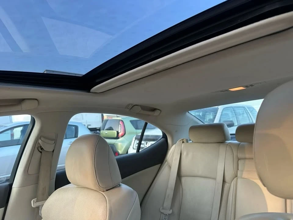 2011 Lexus IS 2nd Gen - Image 6 of 15