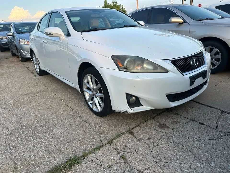 2011 Lexus IS 2nd Gen - Image 13 of 15