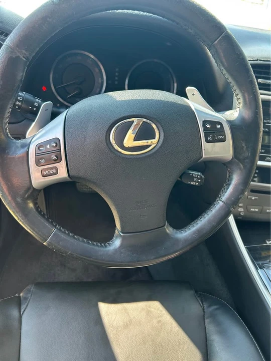 2011 Lexus IS 2nd Gen - Image 9 of 12