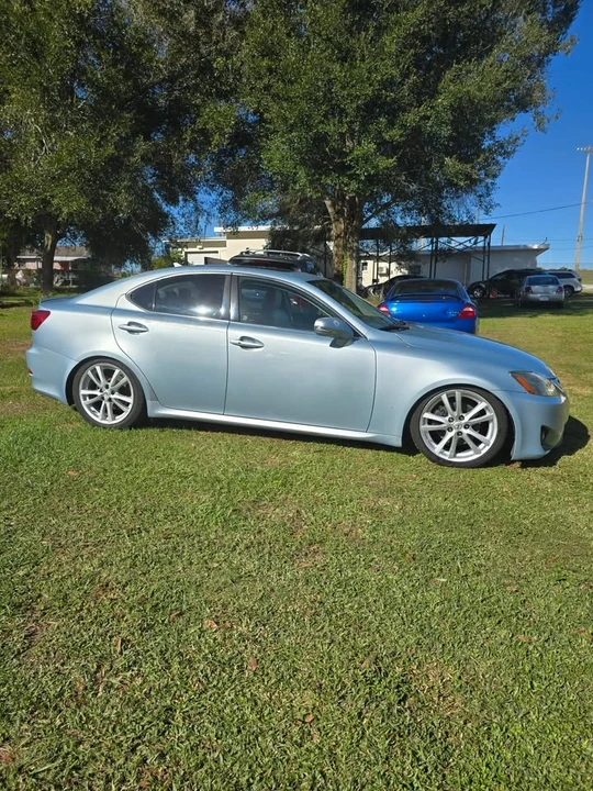 2011 Lexus IS 2nd Gen - Image 2 of 10