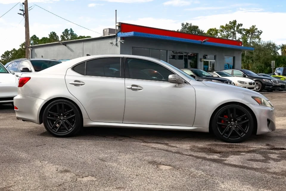 2011 Lexus IS 2nd Gen - Image 11 of 16