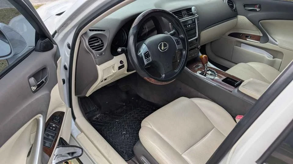 2011 Lexus IS 2nd Gen - Image 5 of 12