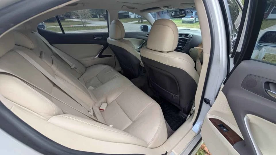 2011 Lexus IS 2nd Gen - Image 8 of 12