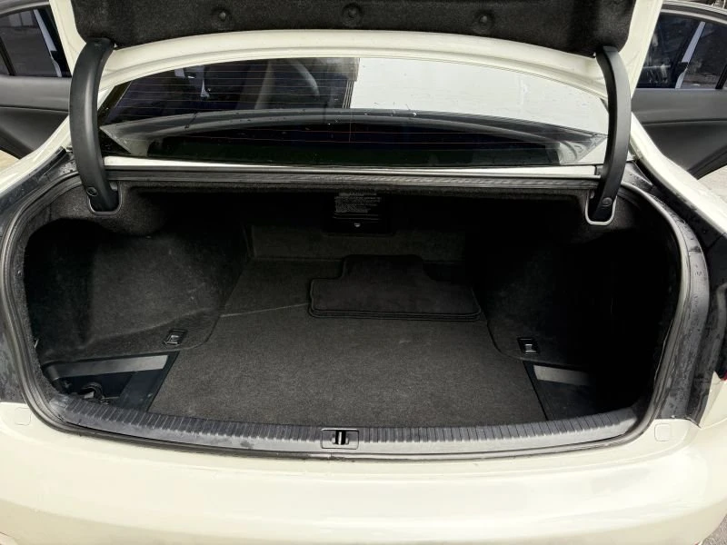 2011 Lexus IS 2nd Gen - Image 13 of 16