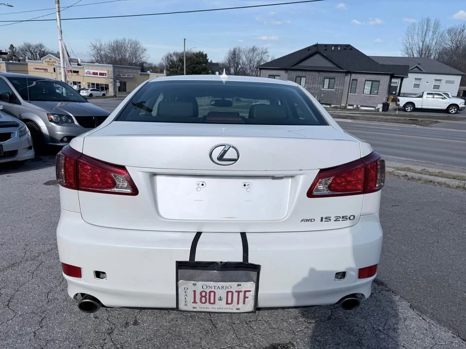 2011 Lexus IS 2nd Gen - Image 5 of 15