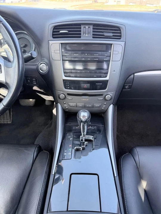 2011 Lexus IS 2nd Gen - Image 8 of 15