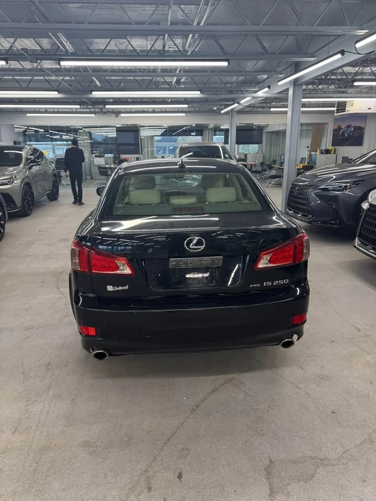 2011 Lexus IS 2nd Gen - Image 5 of 11