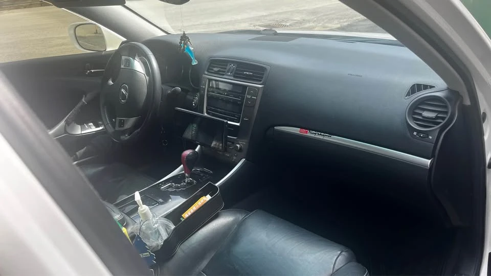 2011 Lexus IS 2nd Gen - Image 6 of 8