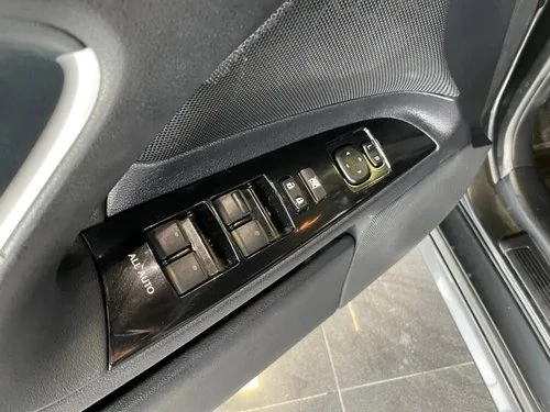 2011 Lexus IS 2nd Gen - Image 15 of 20