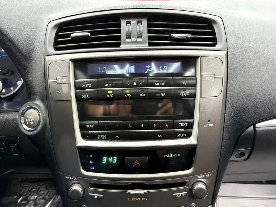 2011 Lexus IS 2nd Gen - Image 14 of 16