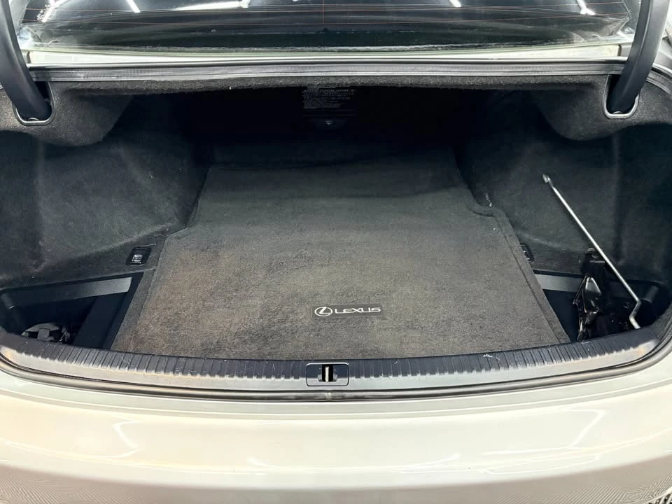 2011 Lexus IS 2nd Gen - Image 16 of 16