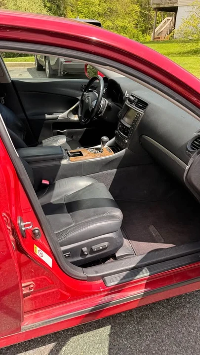 2011 Lexus IS 2nd Gen - Image 5 of 6