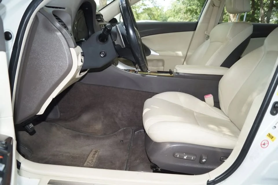 2011 Lexus IS 2nd Gen - Image 18 of 20