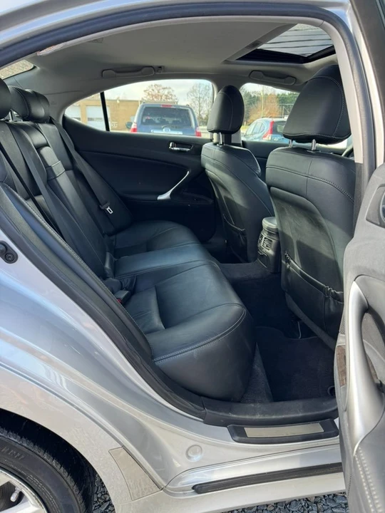 2011 Lexus IS 2nd Gen - Image 17 of 20