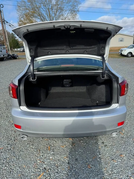 2011 Lexus IS 2nd Gen - Image 16 of 20