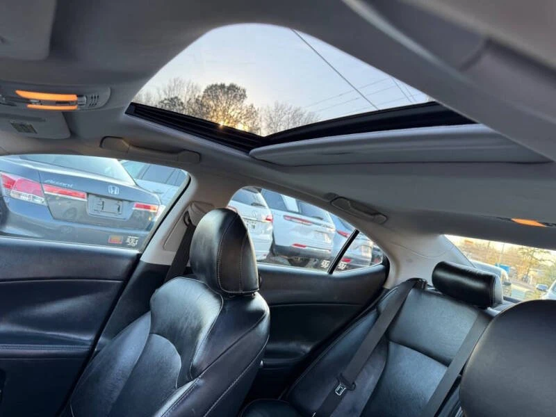 2011 Lexus IS 2nd Gen - Image 10 of 13